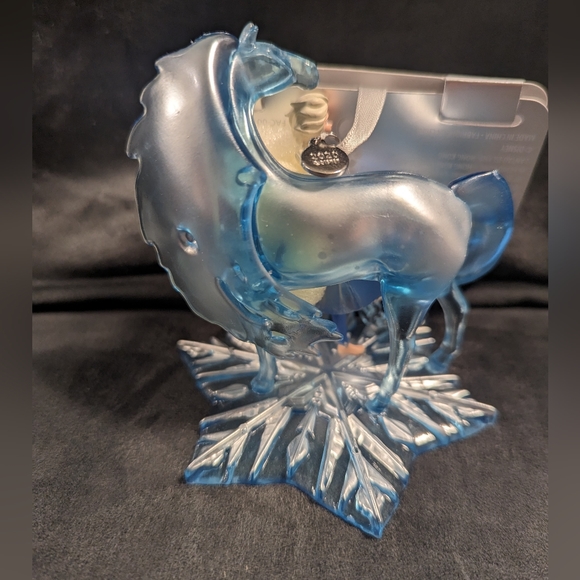 Disney Sketchbook ornament 2020 Elsa and Nokk brand new with tags - Picture 4 of 12